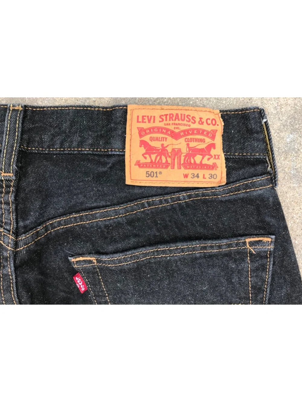 Levis 501 Jeans Mens 34x30 Black Denim Pants Button Fly Bold Dark Wash no Fading